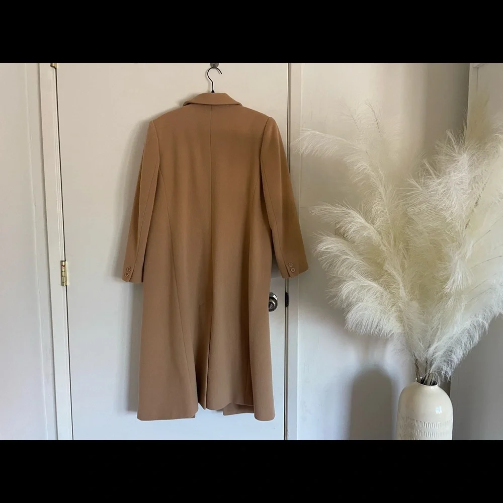 π SOLD π L.L. Bean - Vintage Tan Coat - Picture 6 of 9